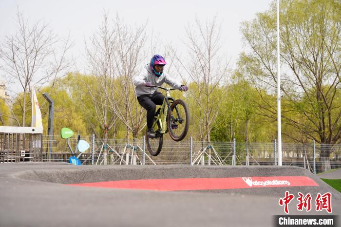 法国导师空降沈阳国际泵道公园开启中国首批带