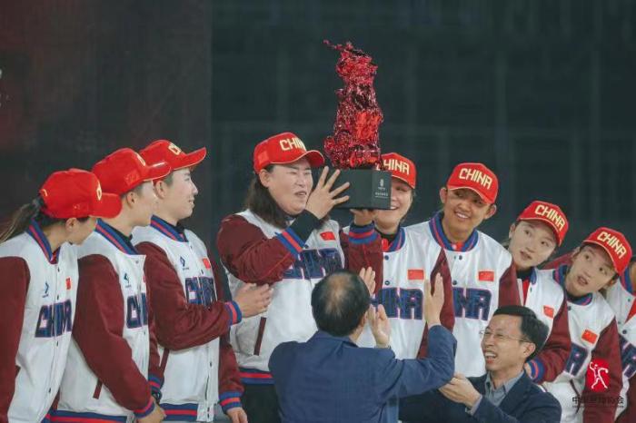 浙江队问鼎首届中国垒球联赛总冠军 亚运赛场见