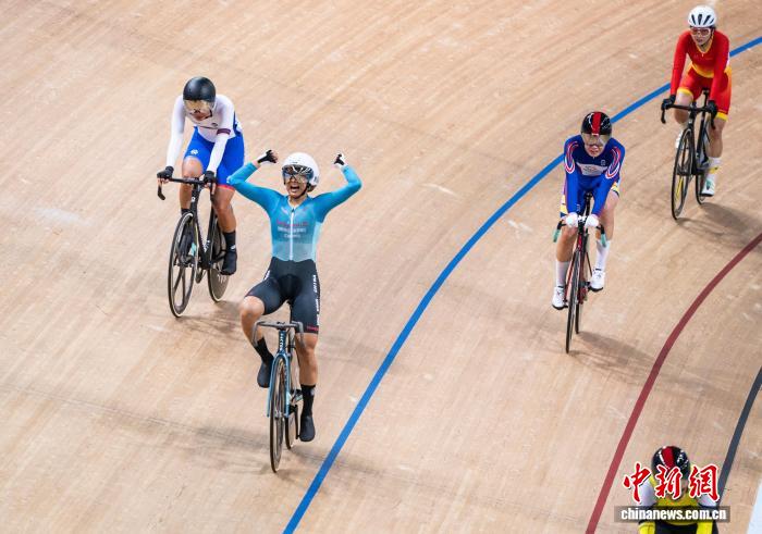 粤港澳全运会见证香港小女车神李思颖三金圆满