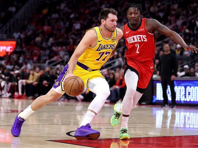 詹姆斯20胜11负迎战杜兰特 终局之战或成传奇谢幕