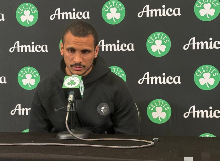 凯尔特人逆转黄蜂，布朗35分成逆转关键