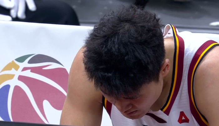 北控主帅张庆鹏面临压力，多支球队争夺常规赛