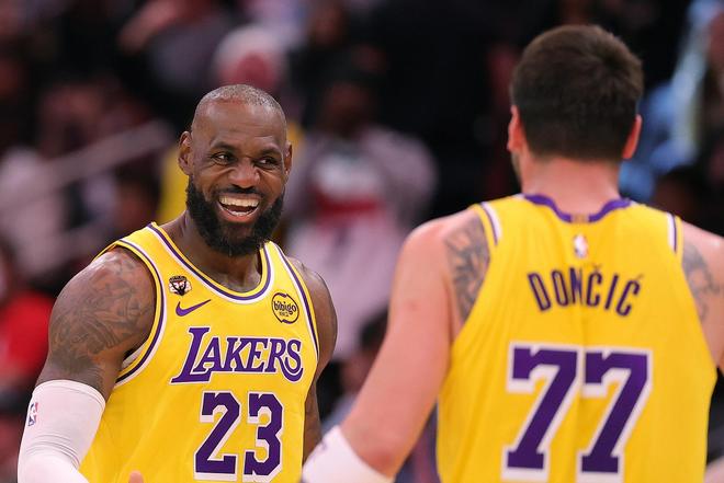 火箭8连胜终结锁定西部第5 掘金马刺对决或决定