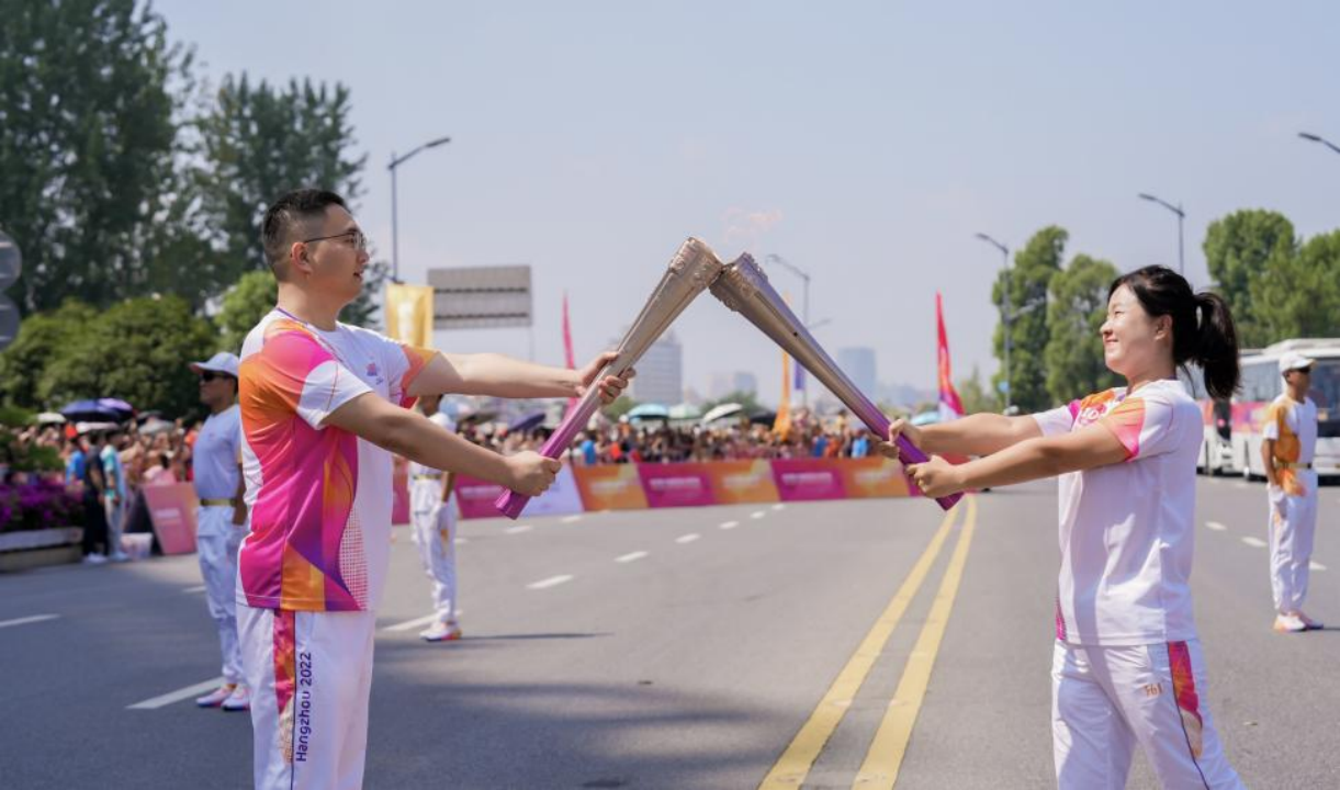 金洁携大希地科技亮相亚运火炬传递