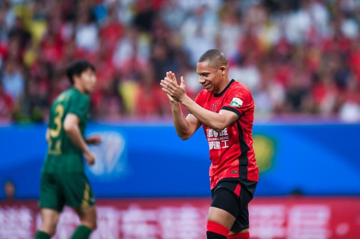 中超第8轮战报：成都蓉城领跑 青岛海牛积分转正