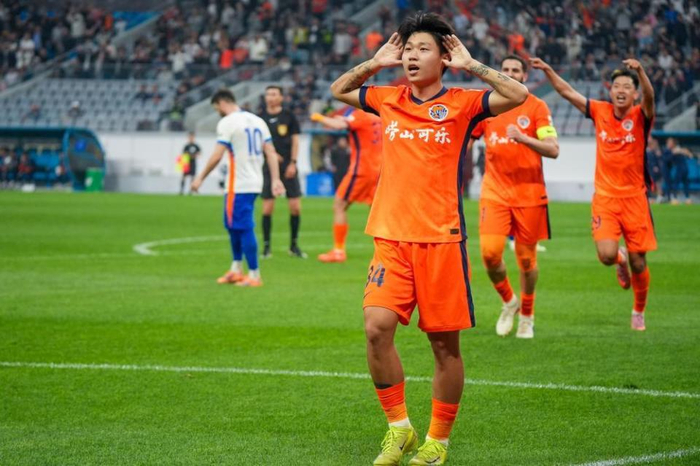 中超第8轮战报：成都蓉城领跑 青岛海牛积分转正